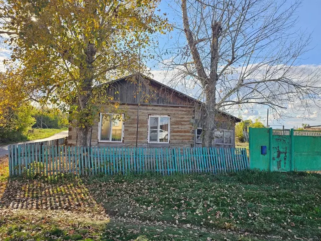 Дом в Омская область, Калачинский район, с. Глуховка ул. 40 лет ... - Фото 1