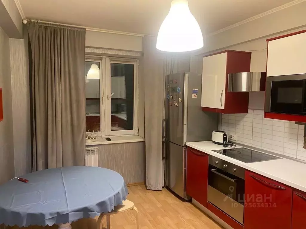 3-к кв. Свердловская область, Екатеринбург ул. Дорожная, 15 (68.0 м) - Фото 1