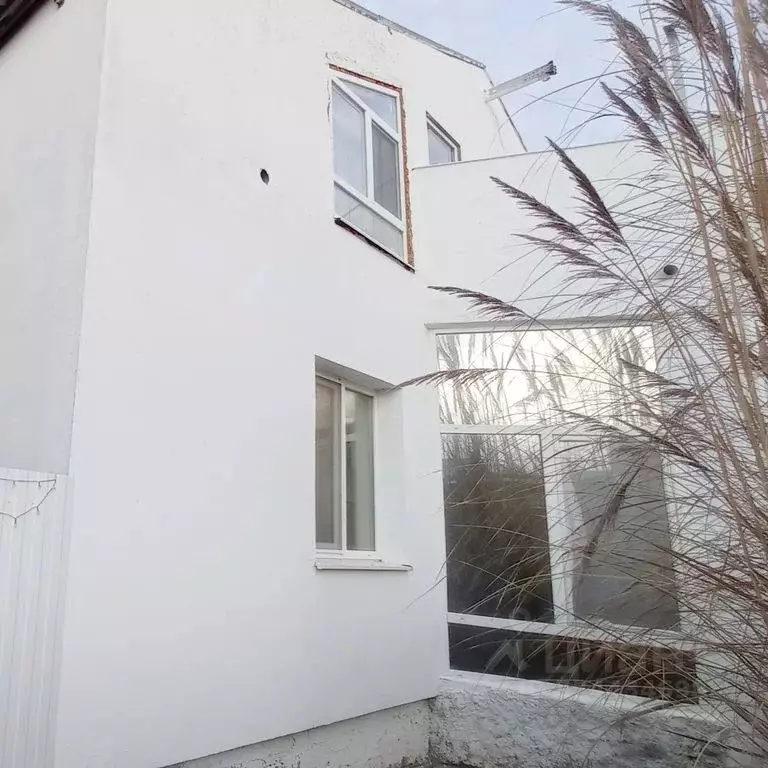 Дом в Крым, Сакский район, Штормовское с/пос, с. Поповка ул. Морская, ... - Фото 1