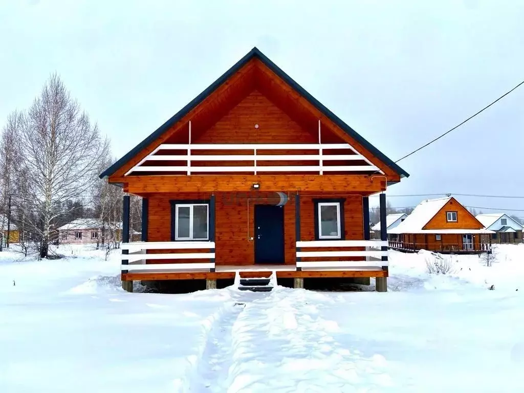 Дом в Башкортостан, Иглинский сельсовет, с. Иглино ул. Ленина (100 м) - Фото 0