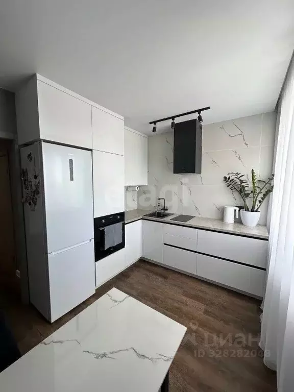 2-к кв. Тюменская область, Тюмень Дамбовская ул., 25к1 (51.3 м) - Фото 0