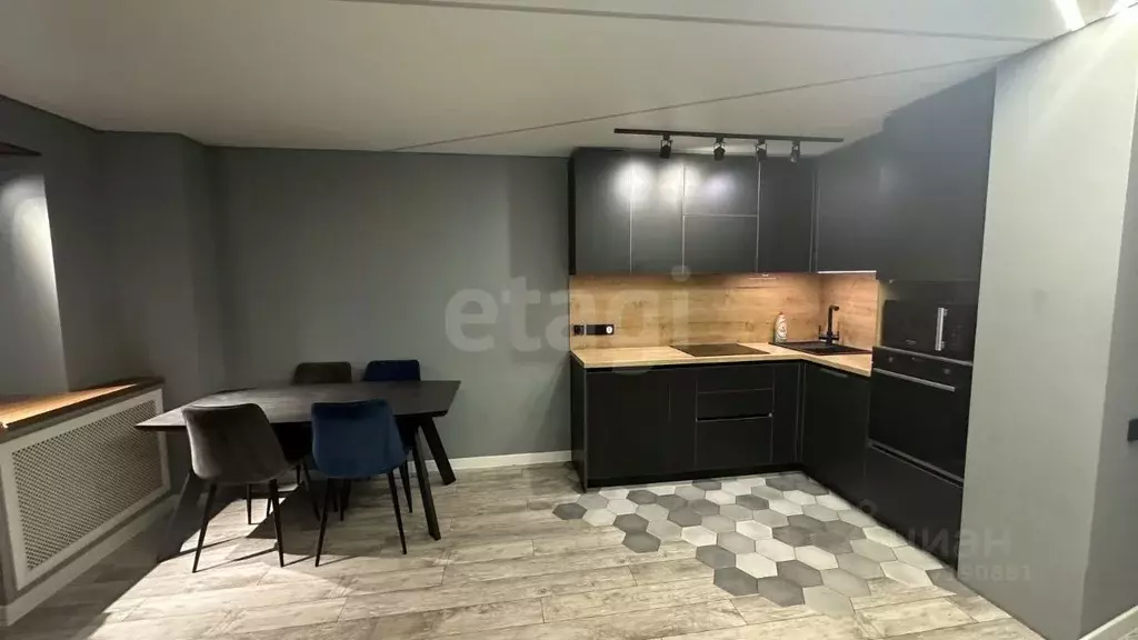 3-к кв. Липецкая область, Липецк ул. И.В. Свиридова, 14 (81.0 м) - Фото 1