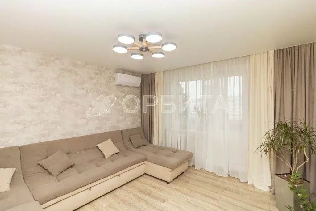 3-к кв. Тюменская область, Тюмень Малая Боровская ул., 38/5 (67.4 м) - Фото 1