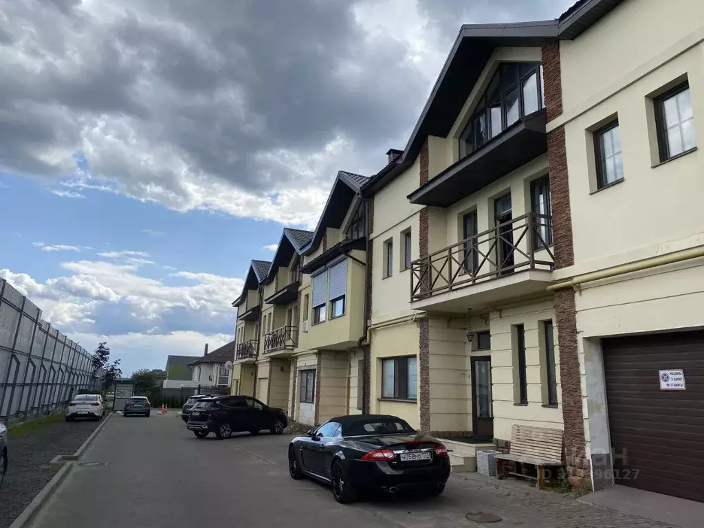 3-к кв. Московская область, Красногорск городской округ, с. ... - Фото 0