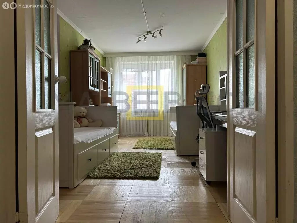 3-комнатная квартира: Ломоносов, улица Победы, 22/7 (64.7 м) - Фото 0