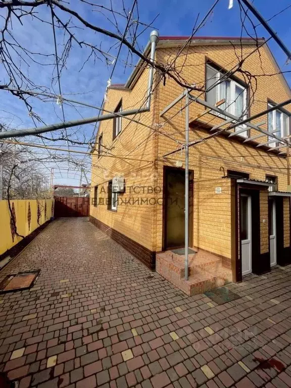 Дом в Крым, Феодосия ул. Озерная, 14 (300 м) - Фото 1