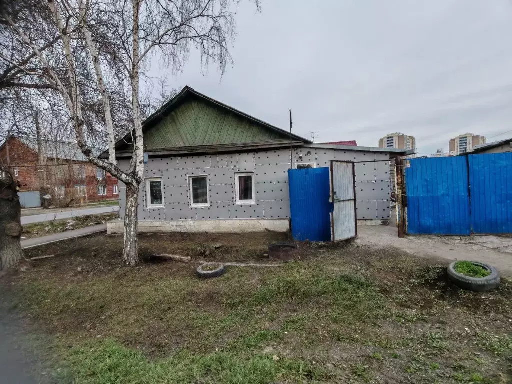 Дом в Омская область, Омск ул. 12 Декабря, 15 (59 м) - Фото 0