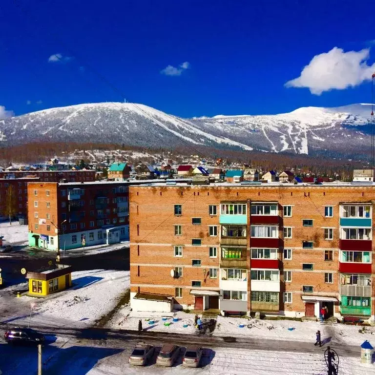 2-к кв. Кемеровская область, Таштагольский район, Шерегешское ... - Фото 0