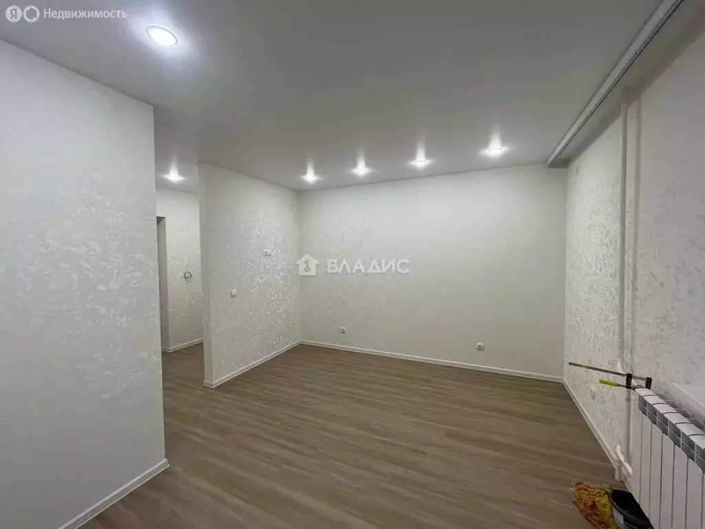 Квартира-студия: село Чигири, улица Василенко, 5/4 (30.4 м) - Фото 1