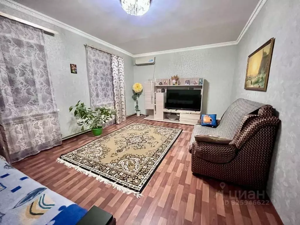 Дом в Волгоградская область, Волгоград Каунасская ул., 10 (75 м) - Фото 1