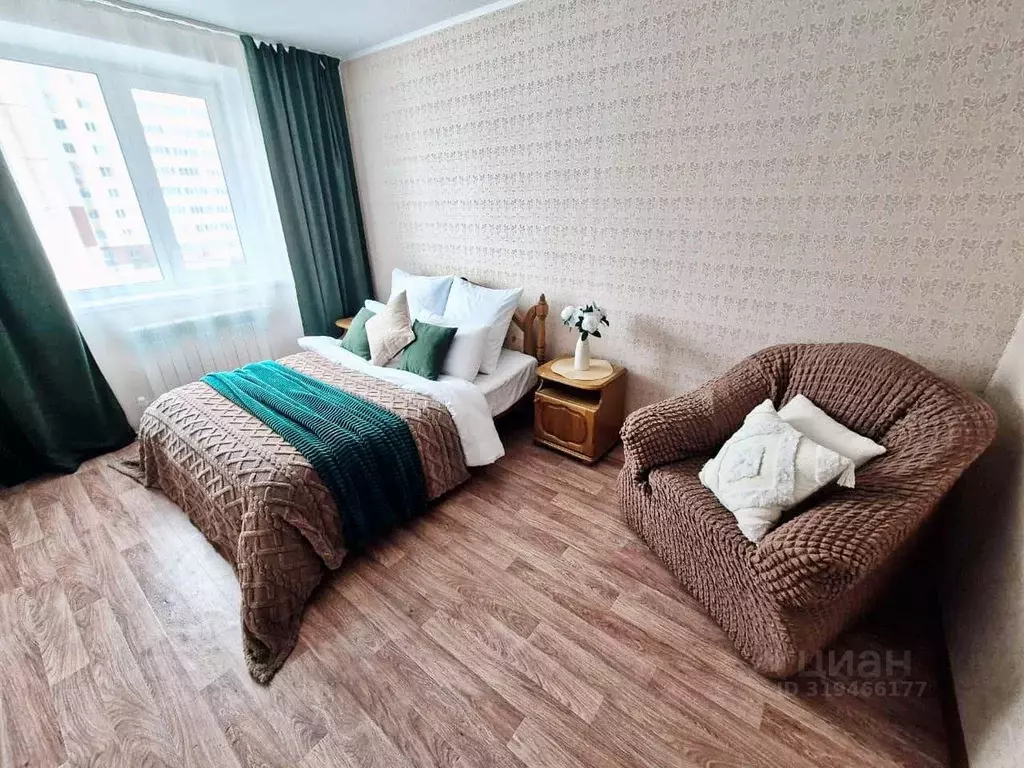 2-к кв. Челябинская область, Чебаркуль ул. Карпенко, 4В (54.0 м) - Фото 1