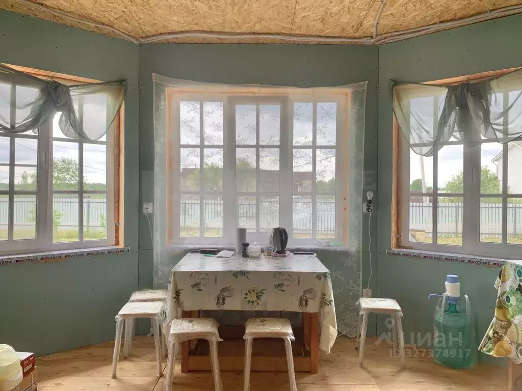 Дом в Новгородская область, Шимский район, Подгощское с/пос, д. Коломо ... - Фото 1