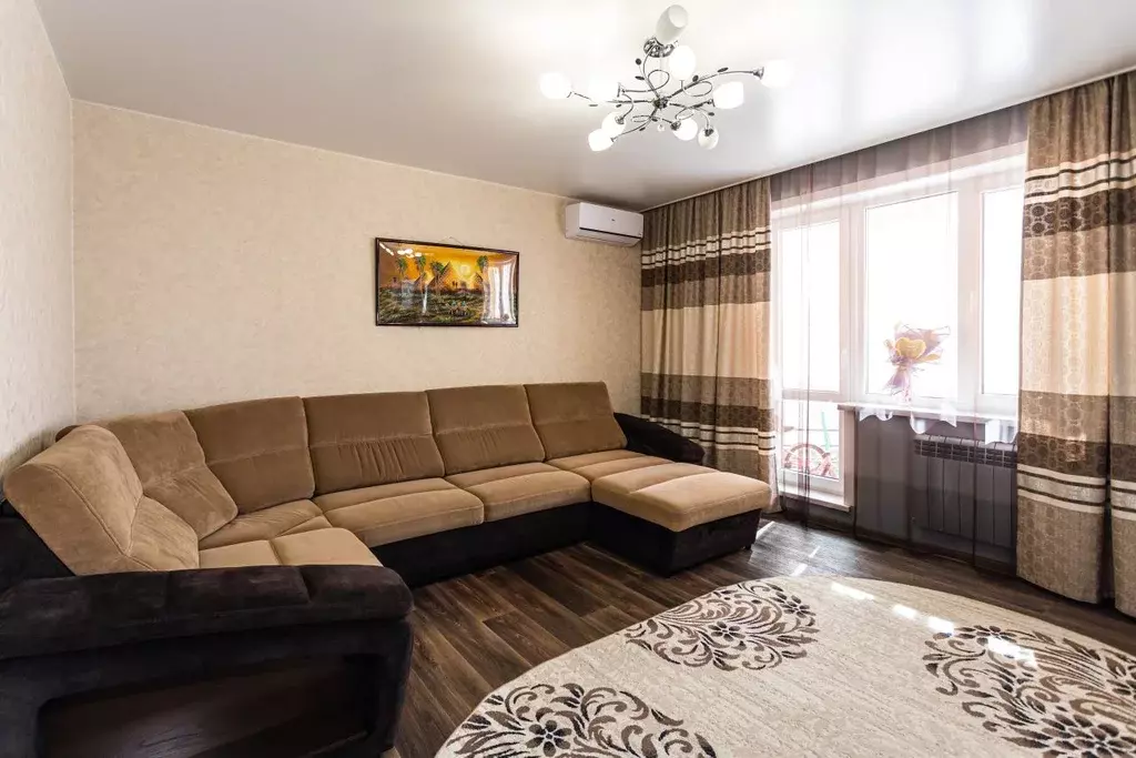 3-к кв. Кемеровская область, Новокузнецк ул. Звездова, 62 (69.6 м) - Фото 0