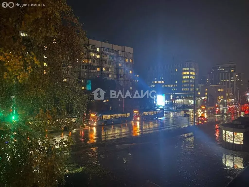 3-комнатная квартира: Белгород, улица Щорса, 1 (60.8 м) - Фото 1