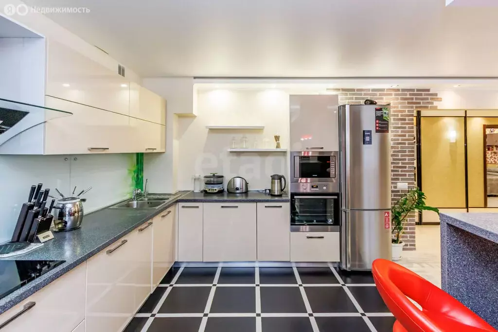 3-комнатная квартира: Тюмень, улица Самарцева, 30 (67.7 м) - Фото 2