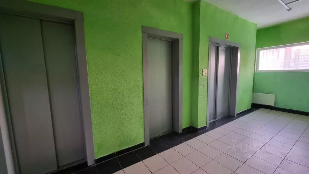 Студия Ханты-Мансийский АО, Сургут ул. Александра Усольцева, 26 (28.0 ... - Фото 1