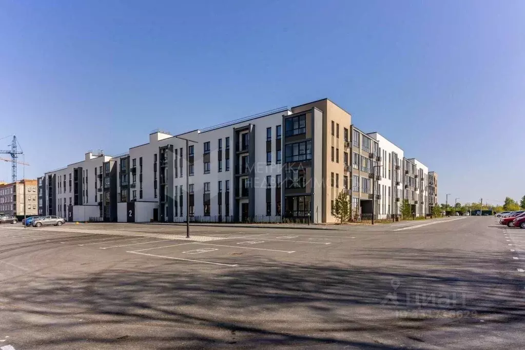 3-к кв. Тюменская область, Тюмень ул. Сергея Свиридова, 11 (62.76 м) - Фото 0
