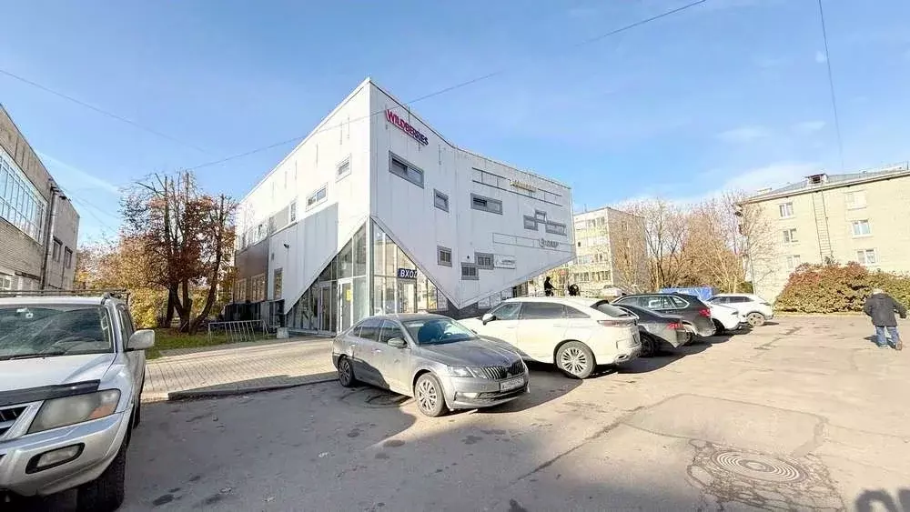 Помещение свободного назначения в Ленинградская область, Коммунар г. ... - Фото 1