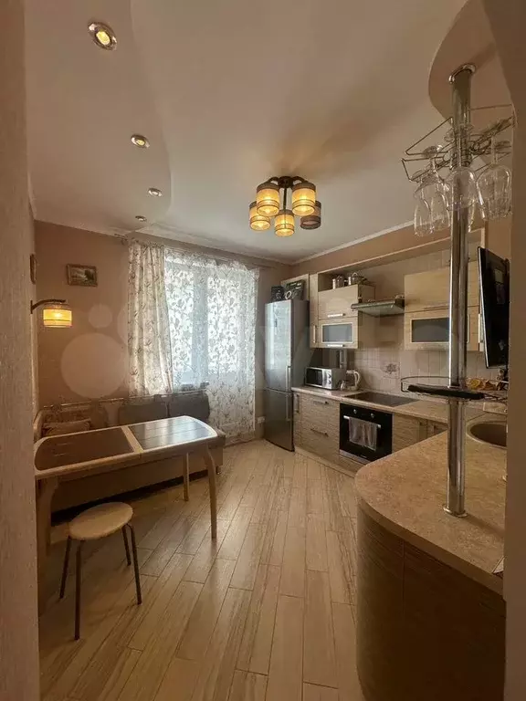 1-к. квартира, 40 м, 10/17 эт. - Фото 0
