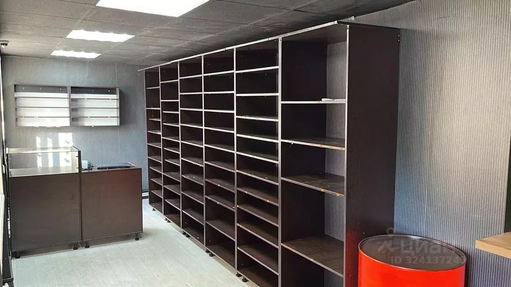 Торговая площадь в Мурманская область, Заозерск ул. Ленинского ... - Фото 1