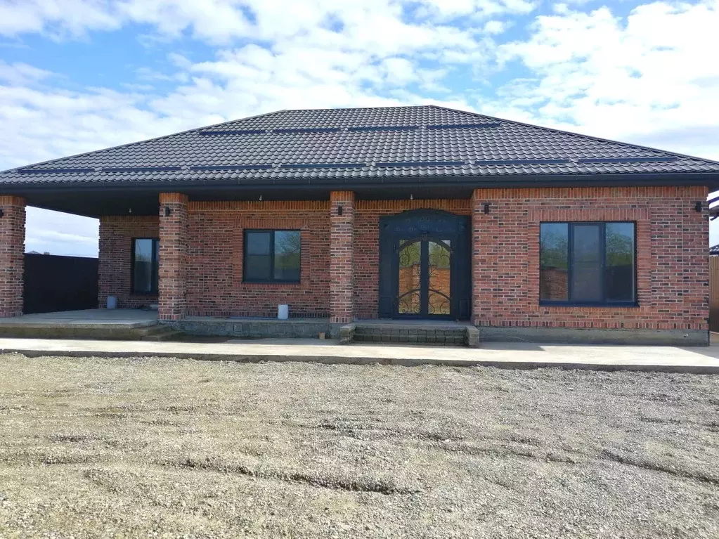 Дом в Адыгея, Майкоп городской округ, пос. Западный ул. Громова (167 ... - Фото 0