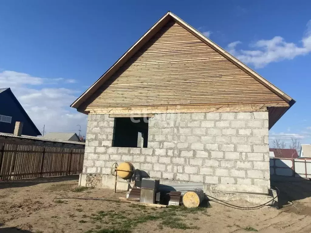 дом в хакасия, алтайский район, с. белый яр первомайский пер. (106 м) - Фото 0