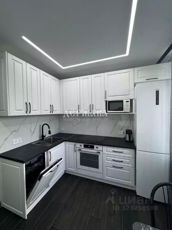 2-к кв. Белгородская область, Старый Оскол Восточный мкр, 14 (53.0 м) - Фото 1