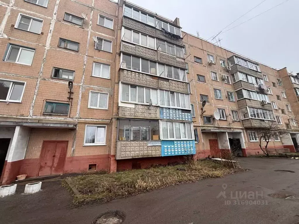 4-к кв. Белгородская область, Валуйки ул. Щорса, 9 (73.4 м) - Фото 0