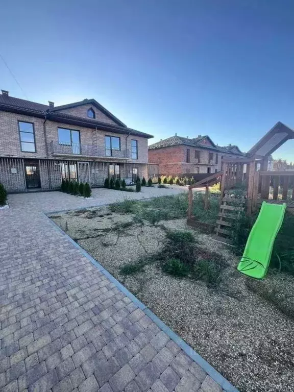 2-к кв. Адыгея, Тахтамукайский район, Старобжегокайское с/пос, Хомуты ... - Фото 1