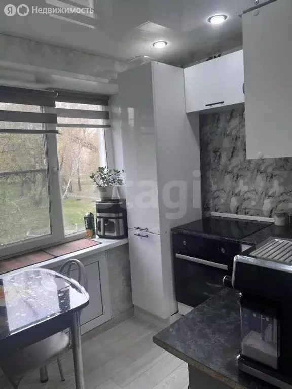 3-комнатная квартира: Челябинск, улица Трубников, 3 (58 м) - Фото 1