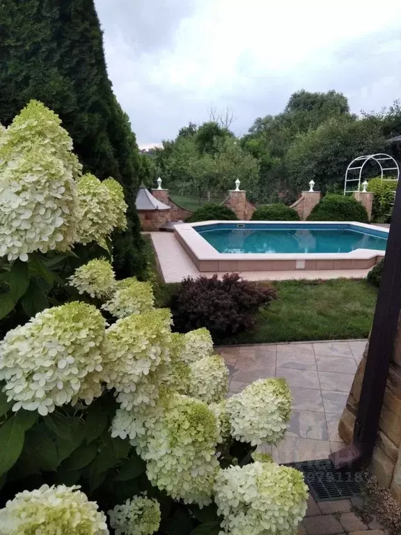 Дом в Краснодарский край, Лабинск Красная ул. (303 м) - Фото 1