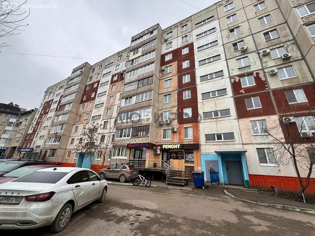 3-комнатная квартира: Уфа, улица Баязита Бикбая, 36 (60 м) - Фото 1