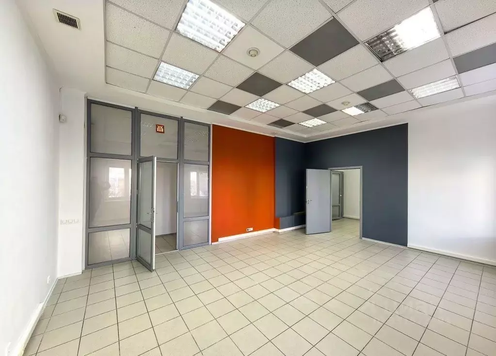 Офис в Свердловская область, Екатеринбург ул. Татищева, 92 (51 м) - Фото 1