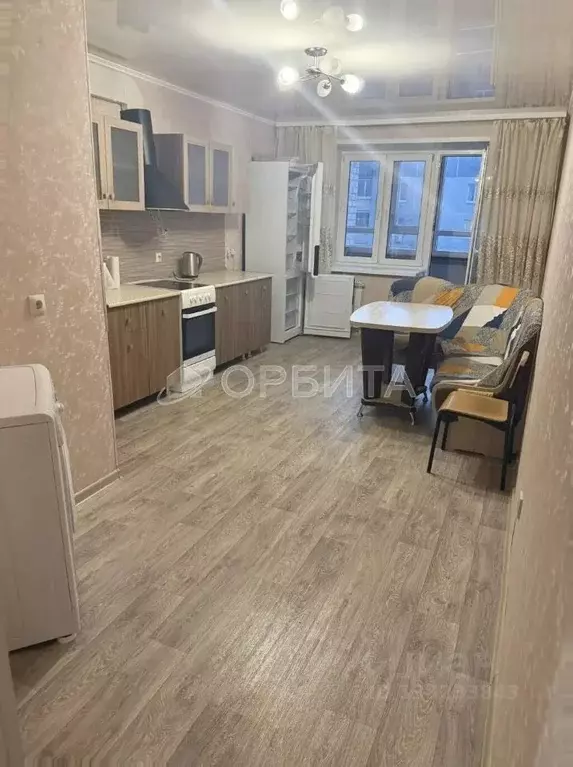 2-к кв. Тюменская область, Тюмень Пролетарская ул., 109А (75.2 м) - Фото 1