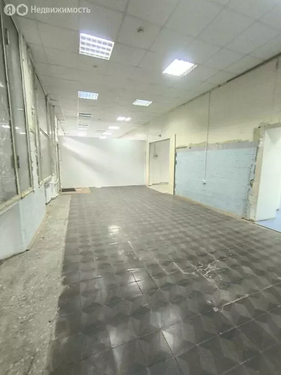 Торговая площадь (150 м) - Фото 1