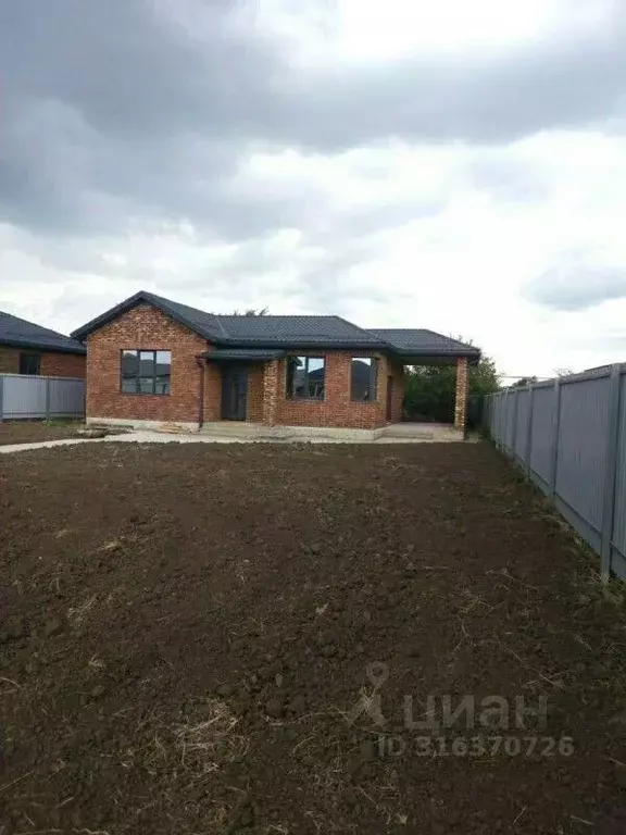 Дом в Адыгея, Тахтамукайский район, Козет аул ул. Хакурате (100 м) - Фото 1