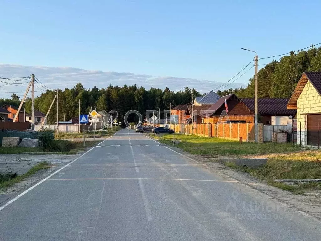 Участок в Тюменская область, Тюменский район, д. Ушакова ул. ... - Фото 0