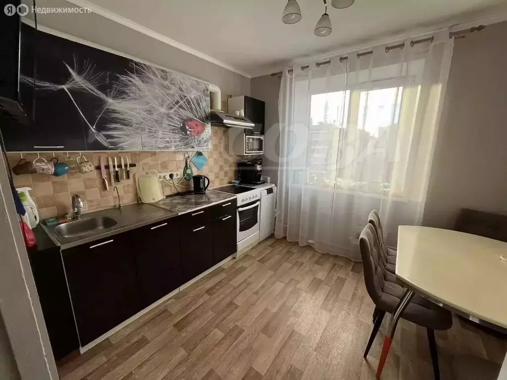 2-комнатная квартира: Тюмень, 6-й микрорайон, проезд 9 Мая, 2 (50.4 м) - Фото 1