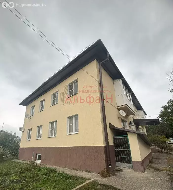 3-комнатная квартира: станица Ессентукская, Московская улица, 102 (43 ... - Фото 1