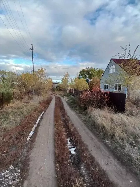 Дом в Саратовская область, Энгельсский район, Новопушкинское ... - Фото 0