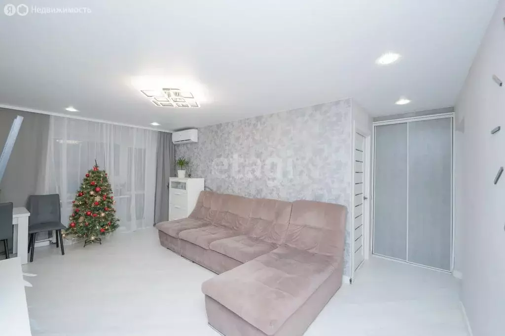 3-комнатная квартира: Пермь, улица Ленина, 86 (58.1 м) - Фото 1