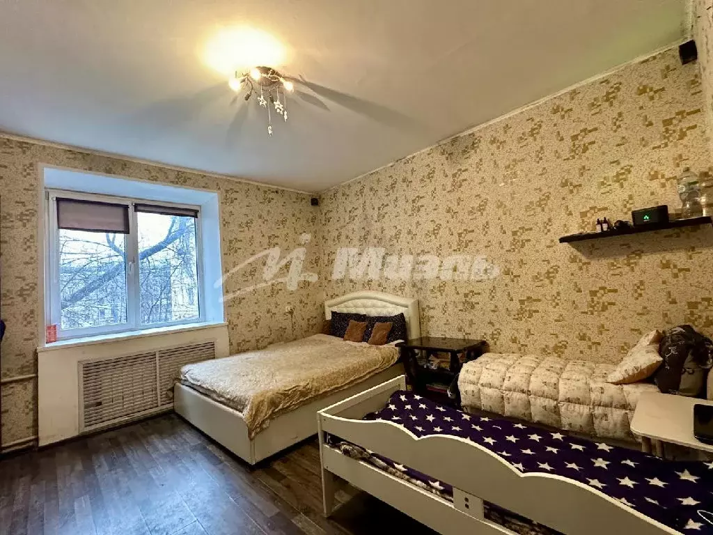 Продается комната в 3-комнатной квартире - Фото 1