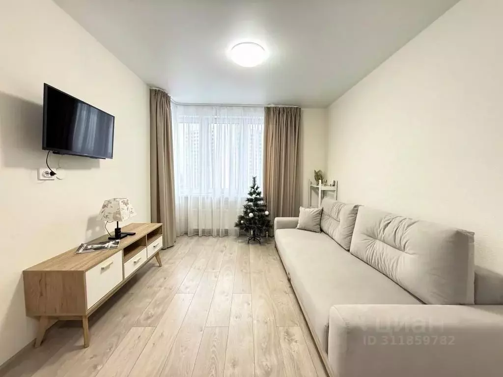 3-к кв. Тюменская область, Тюмень ул. Краснооктябрьская, 14 (56.0 м) - Фото 1