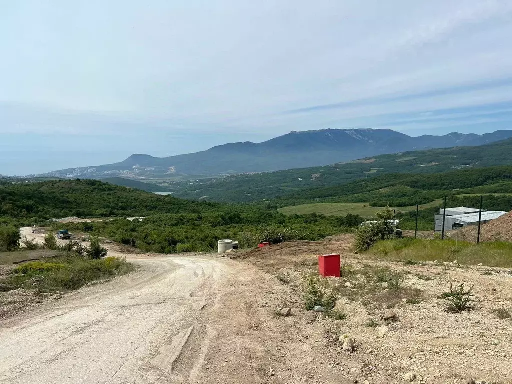 Участок в Крым, Алушта городской округ, с. Лучистое, Лесная сказка мкр ... - Фото 0