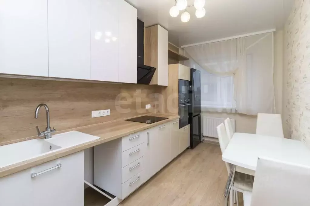 2-к кв. Тюменская область, Тюмень ул. Дмитрия Менделеева, 2к1 (56.8 м) - Фото 1