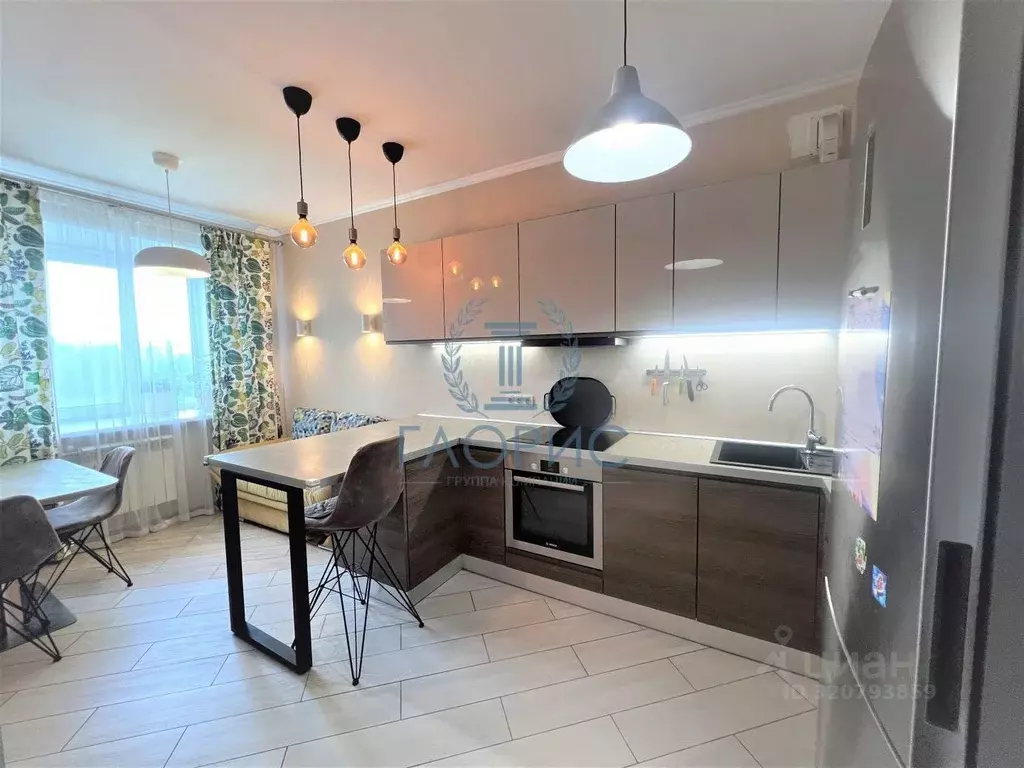 3-к кв. Хакасия, Абакан ул. Комарова, 9 (83.5 м) - Фото 0