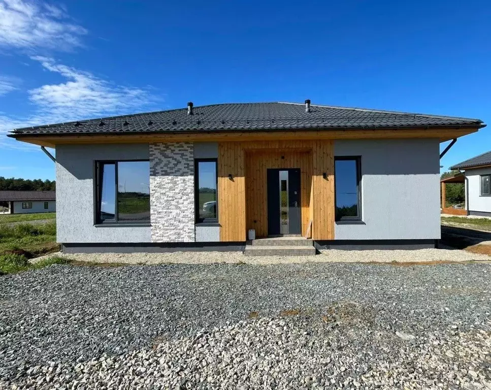 Дом в Свердловская область, Белоярский муниципальный округ, пос. ... - Фото 1