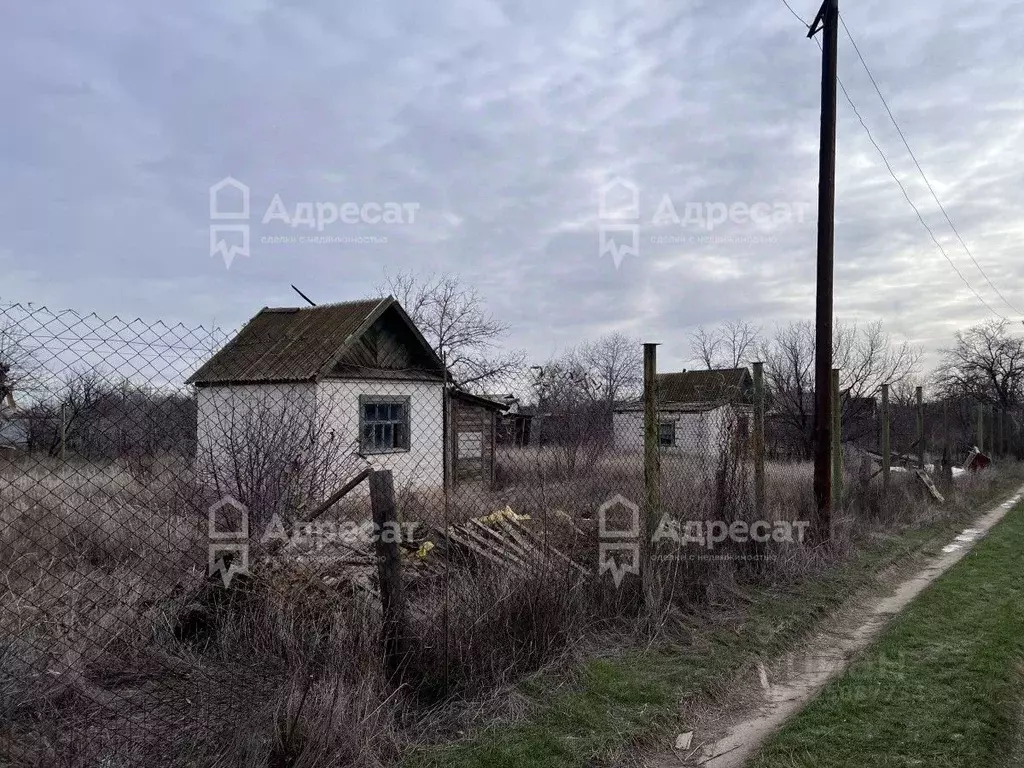 Дом в Волгоградская область, Волгоград Нефтяник СНТ,  (10 м) - Фото 1