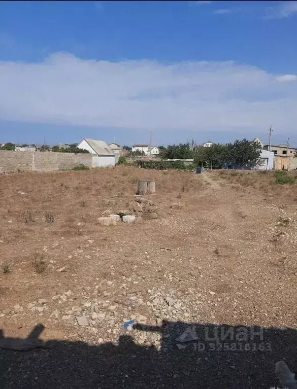 Участок в Крым, Сакский район, Штормовское с/пос, с. Крыловка ул. ... - Фото 1