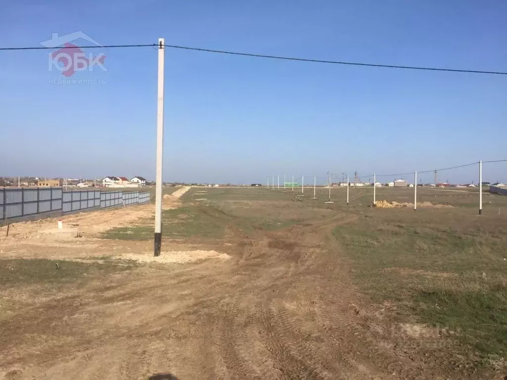 Участок в Крым, Сакский район, с. Суворовское ул. Суворовская, 1А (6.8 ... - Фото 1